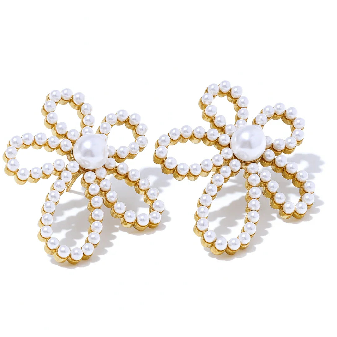 Brinco Flor com Pérolas Banhado em Ouro 18k