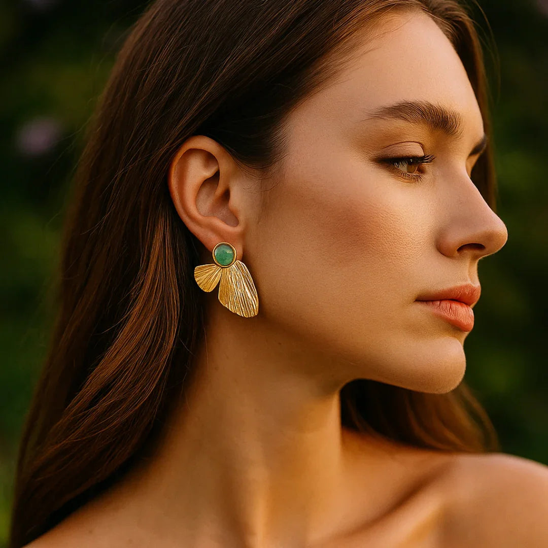 Brinco Pétala Com Pedra Natural Banhado em Ouro 18k