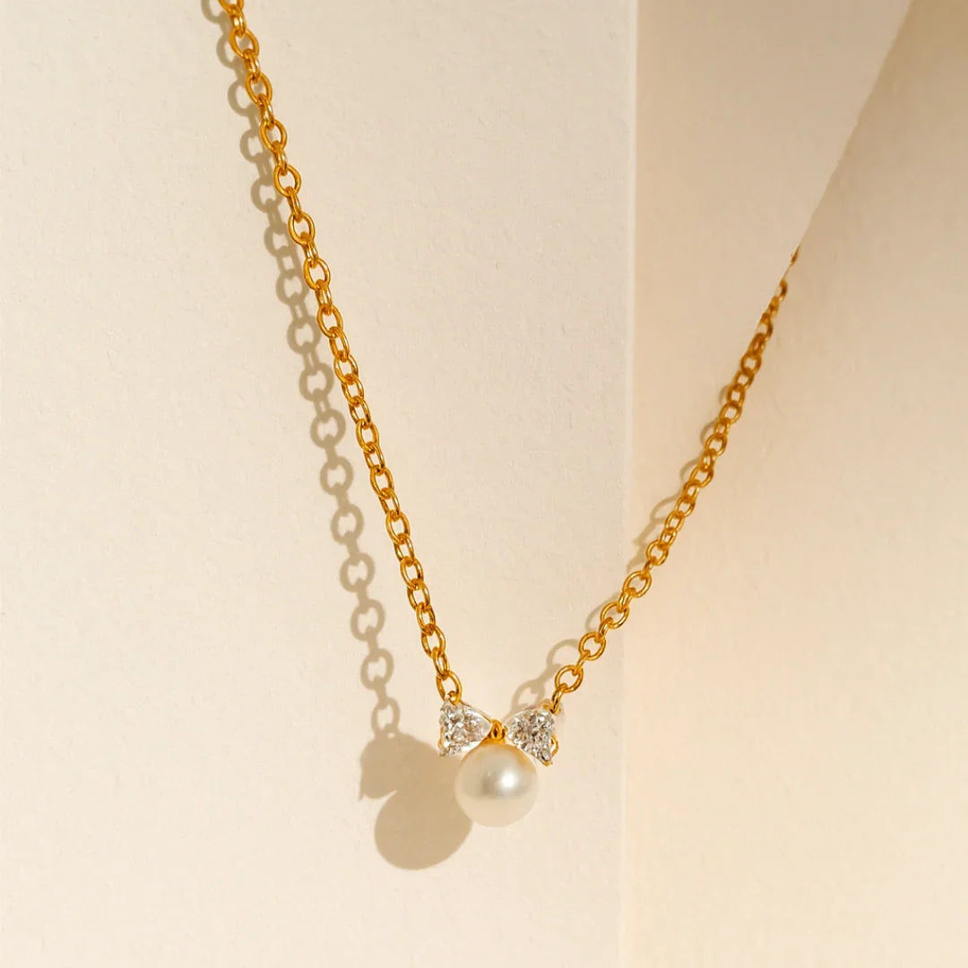 Colar de Pérola e Laço de Zircônia Banhado em Ouro 18k
