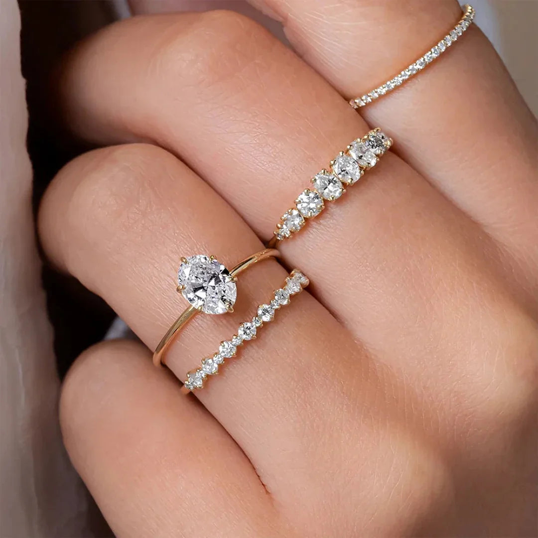 Anel Minimalista de Prata com Zircônia Banhado em Ouro 18k