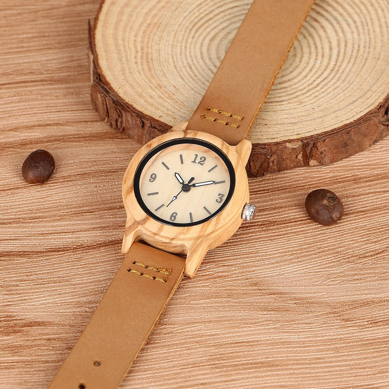 Relógio de madeira com pulseira preta