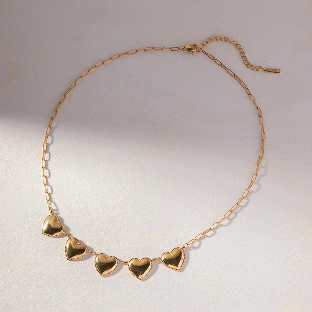 Colar Com Corações Frontais Banhado Em Ouro 18k
