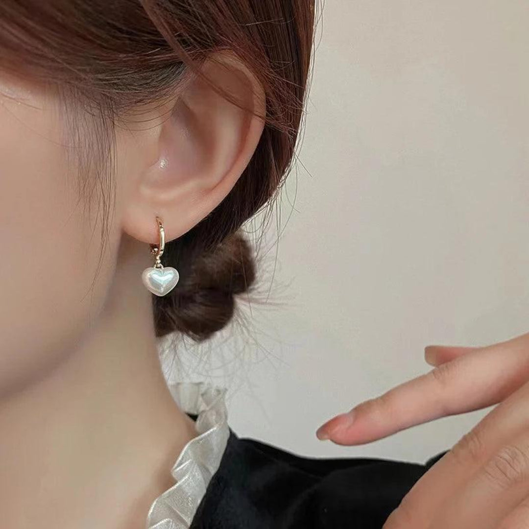 Brinco de Argolinha com Coração Banhado em Ouro 18k