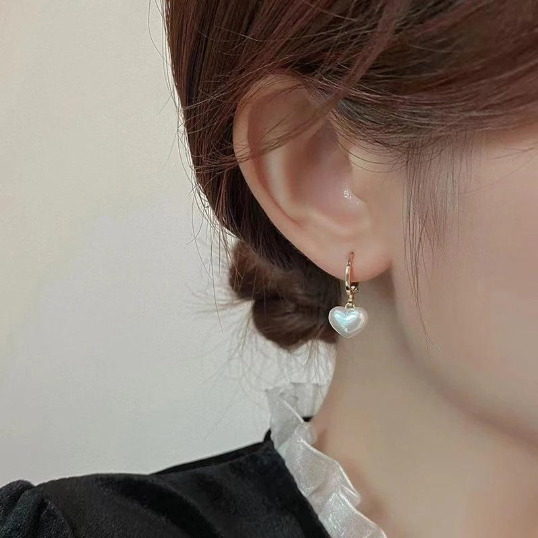 Brinco de Argolinha com Coração Banhado em Ouro 18k