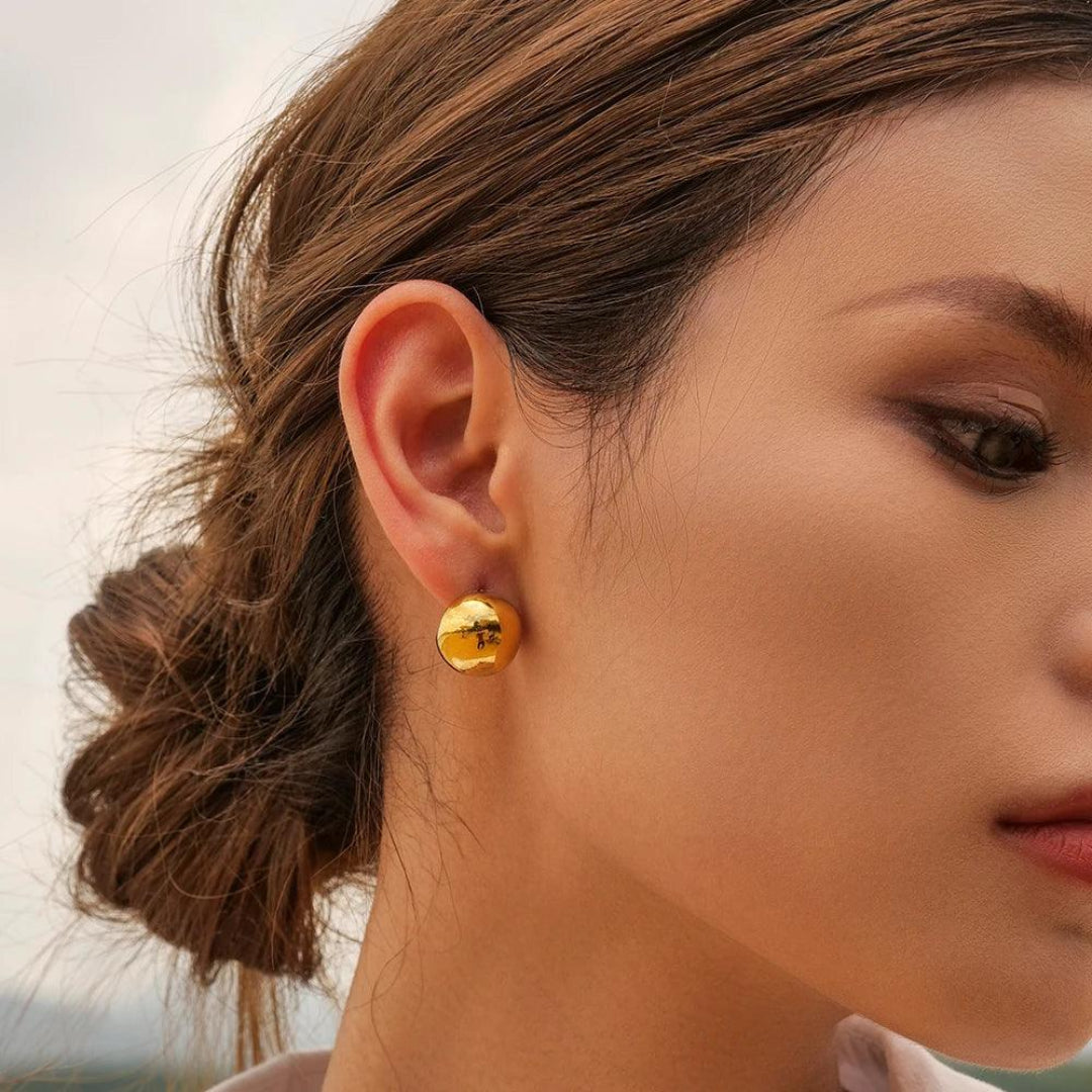 Brinco Bola Com Abertura Banhado Em Ouro 18k