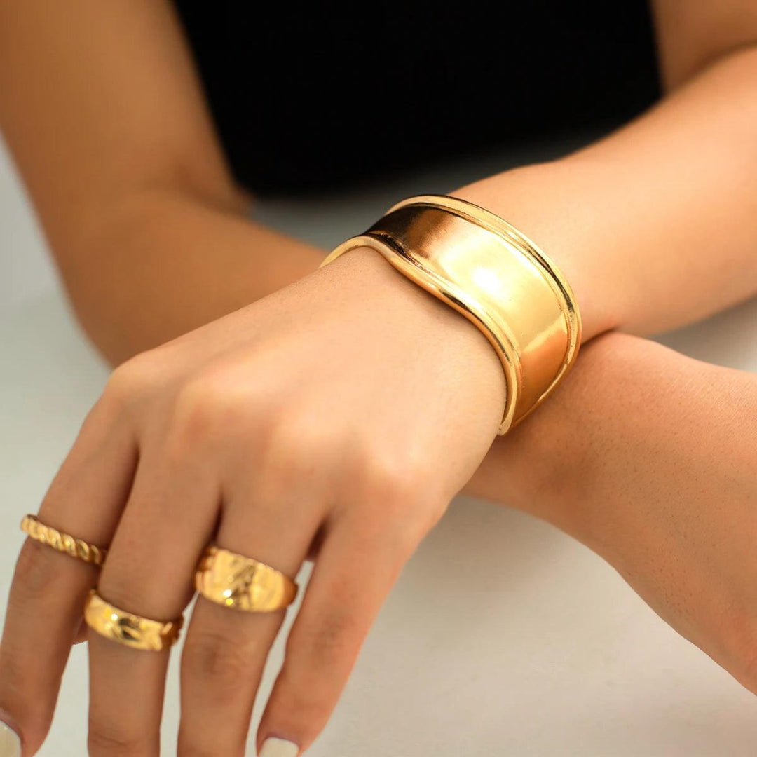 Bracelete Largo Irregular Banhado em Ouro 18k
