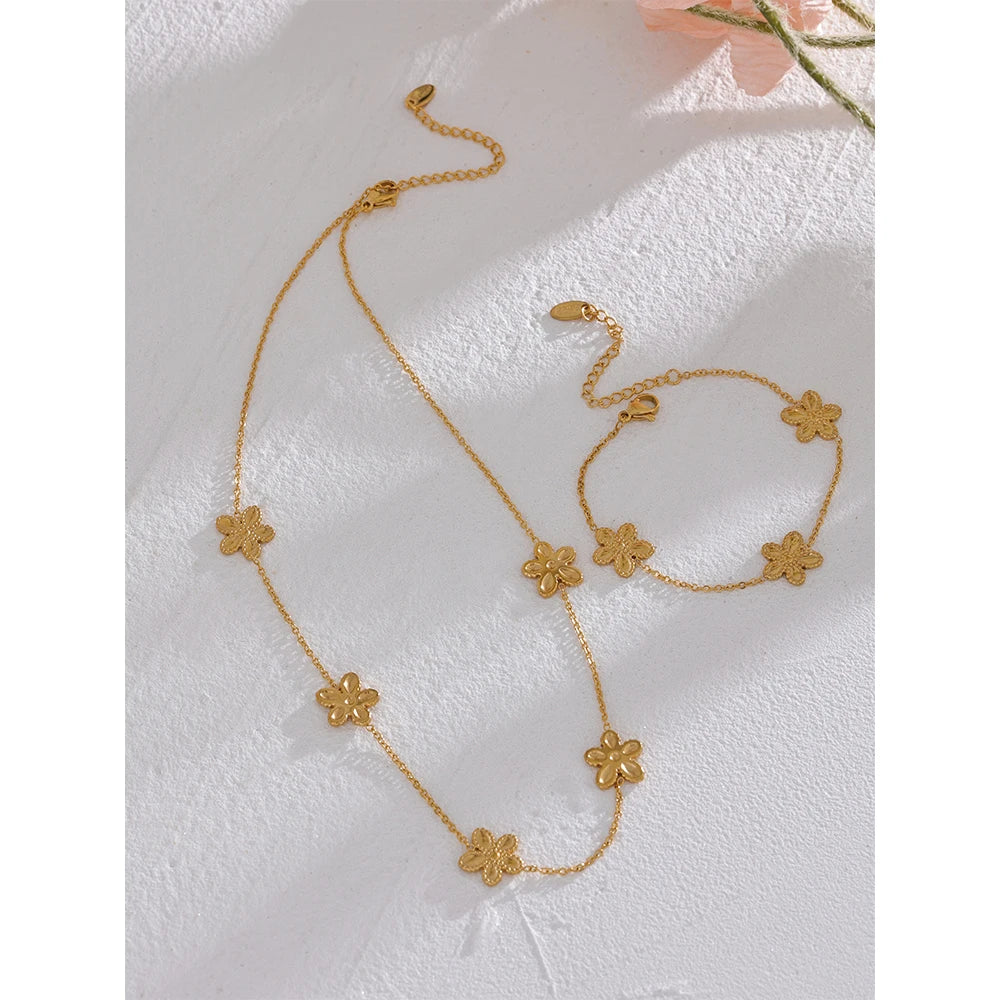 Pulseira Flores Banhada a Ouro 18k