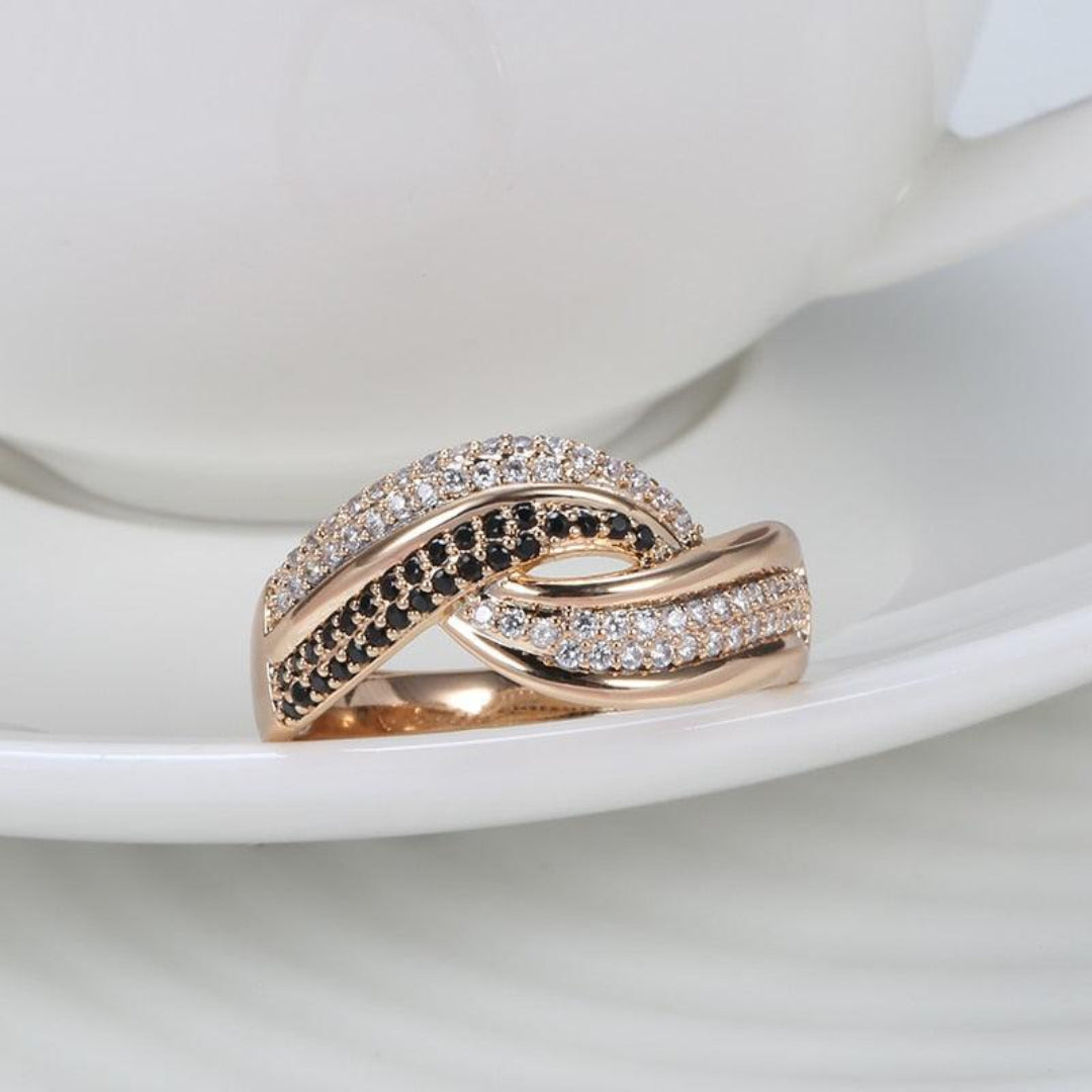 Anel Cruzado com Zircônias Banhado em Ouro 18k