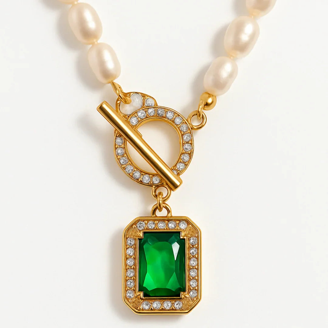 Colar de Pérola com Pingente Verde de Zircônia Banhado em Ouro 18k