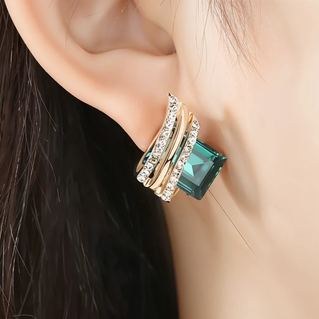 Brinco Cravejado Com Cristal Banhando em Ouro 18k