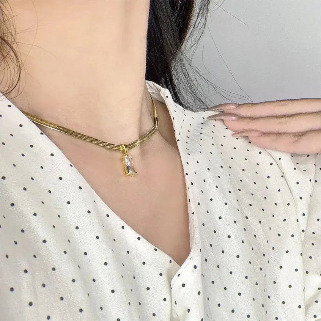 Colar Esmeralda Snake Banhado em Ouro 18k