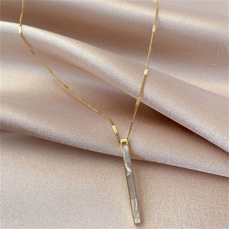 Colar Folheado A Ouro 18k Com Pingente de Cristal